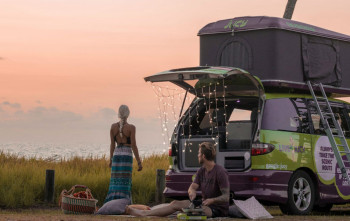 Driving the Captain Cook highway: Cairns to the-Daintree-Rainforest